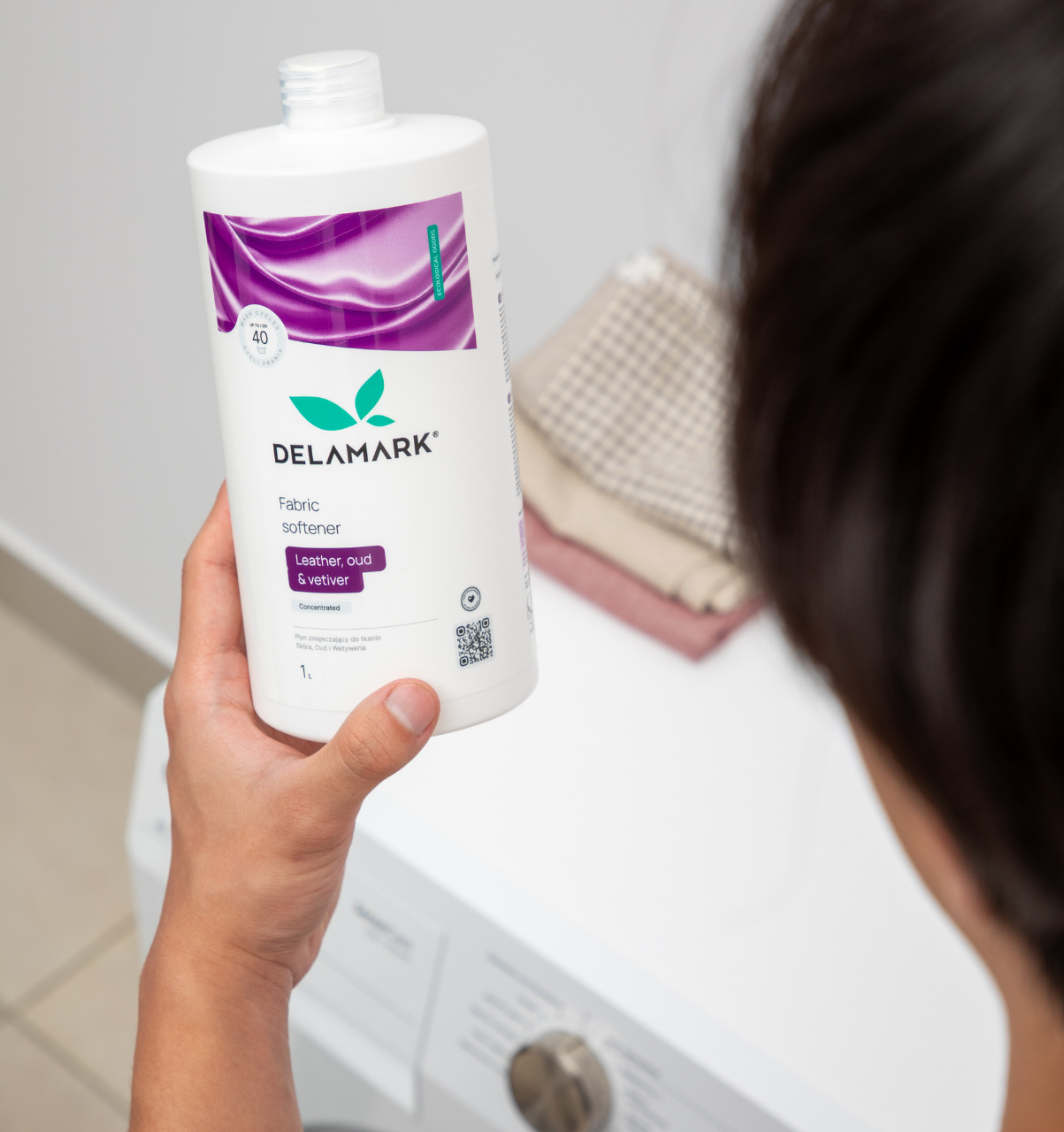 Fabric Softener, Leather, Oud & Vetiver 1L - Image 3